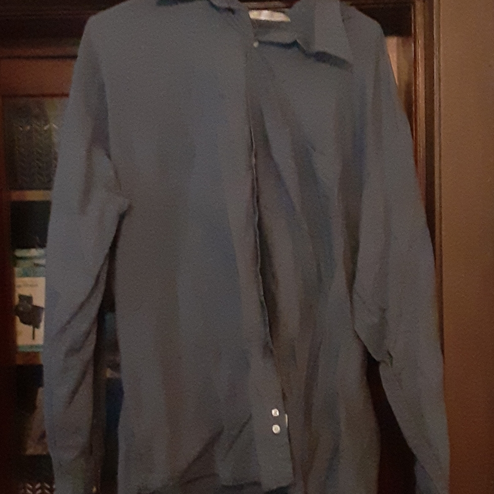 Perry Ellis button up
